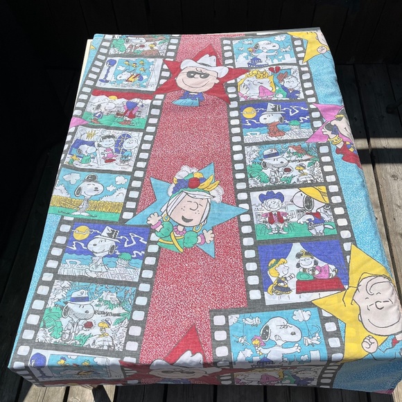 Vintage 80s Snoopy, Charlie Brown & The Peanuts Gang Flat Sheet - Picture 2 of 7